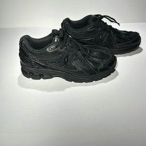 New Balance 1906D black leather protection pack